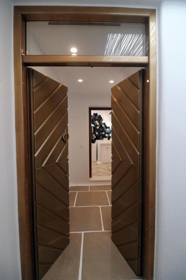Narcissus Luxury Apartment